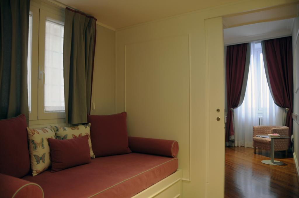 Suite Fontana Di Trevi Rome Room photo