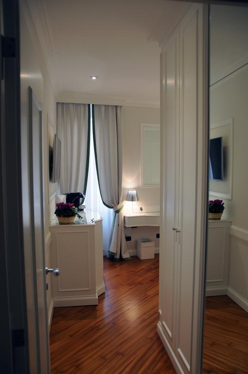 Suite Fontana Di Trevi Rome Room photo