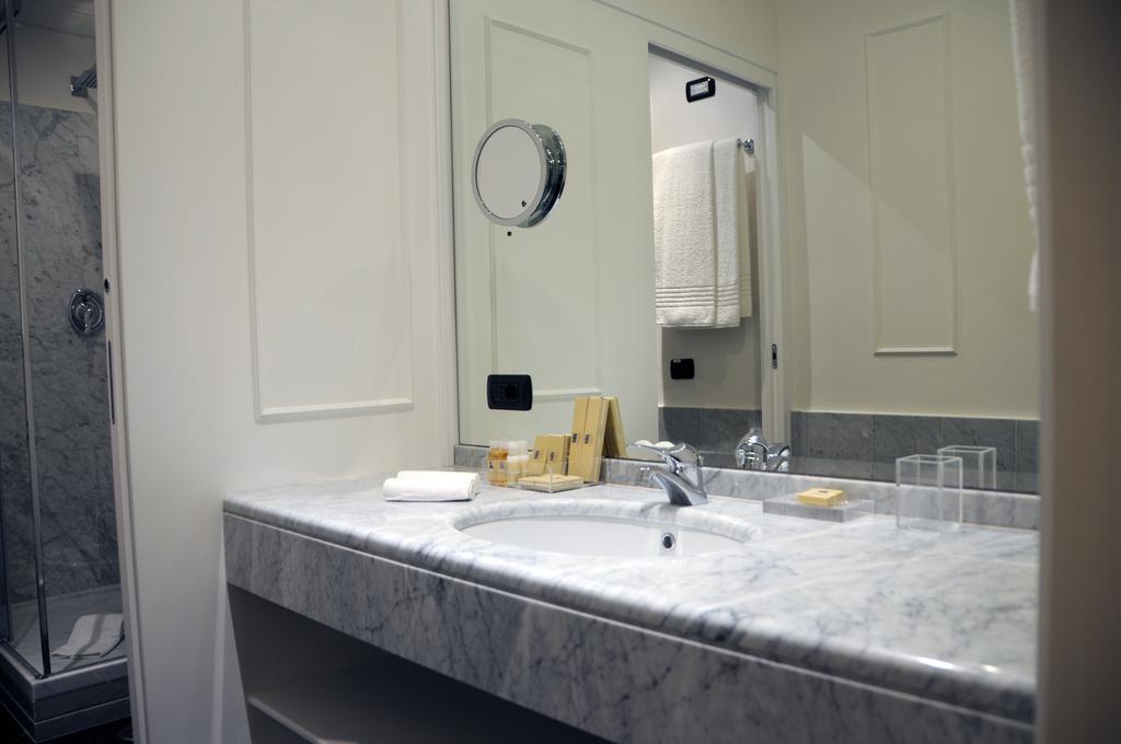 Suite Fontana Di Trevi Rome Exterior photo
