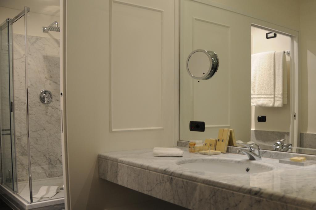 Suite Fontana Di Trevi Rome Room photo