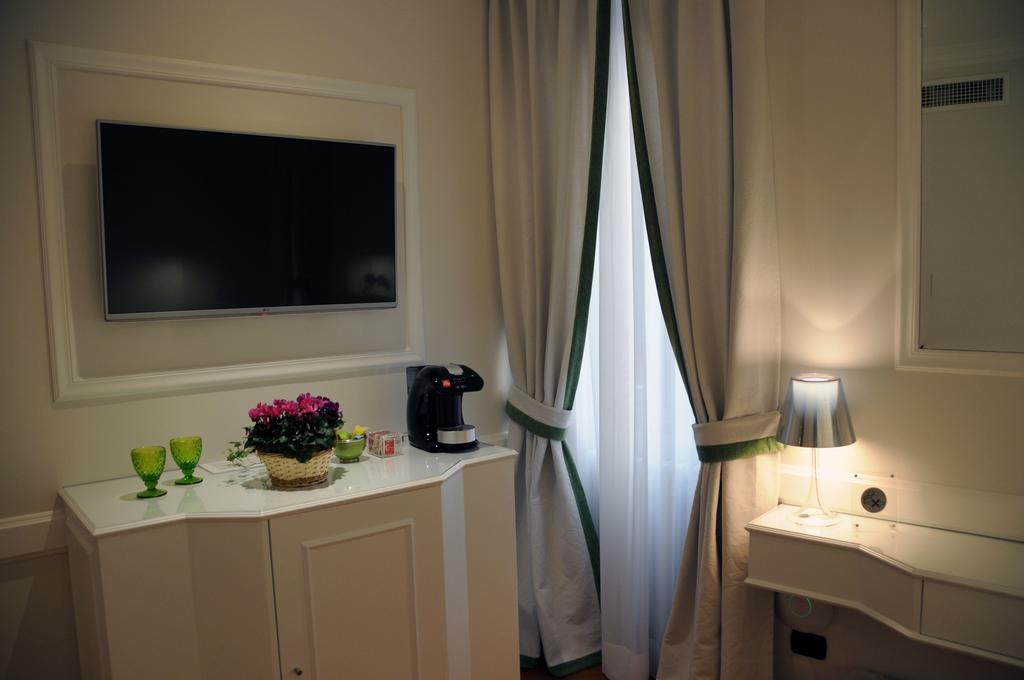 Suite Fontana Di Trevi Rome Room photo