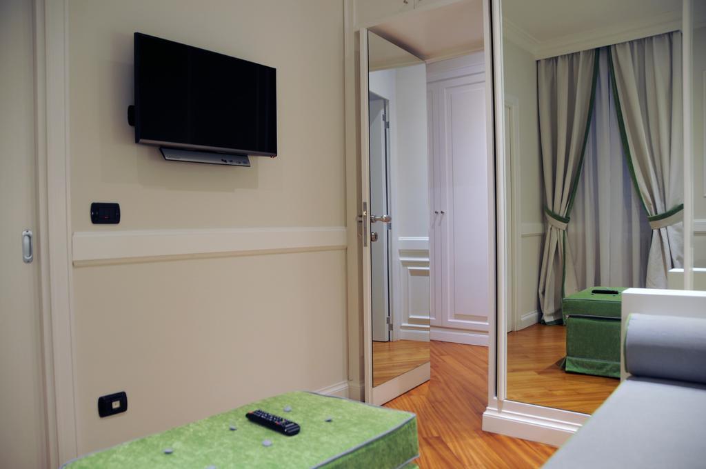 Suite Fontana Di Trevi Rome Room photo