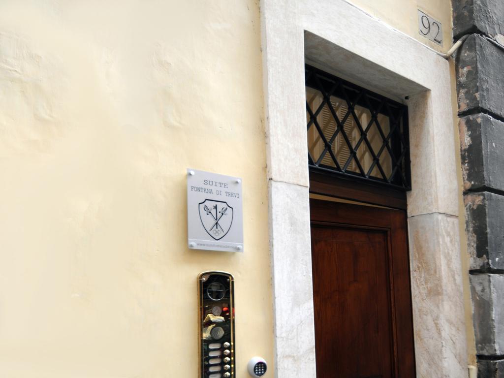 Suite Fontana Di Trevi Rome Exterior photo