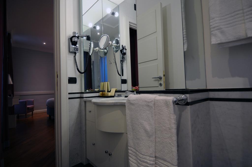Suite Fontana Di Trevi Rome Room photo