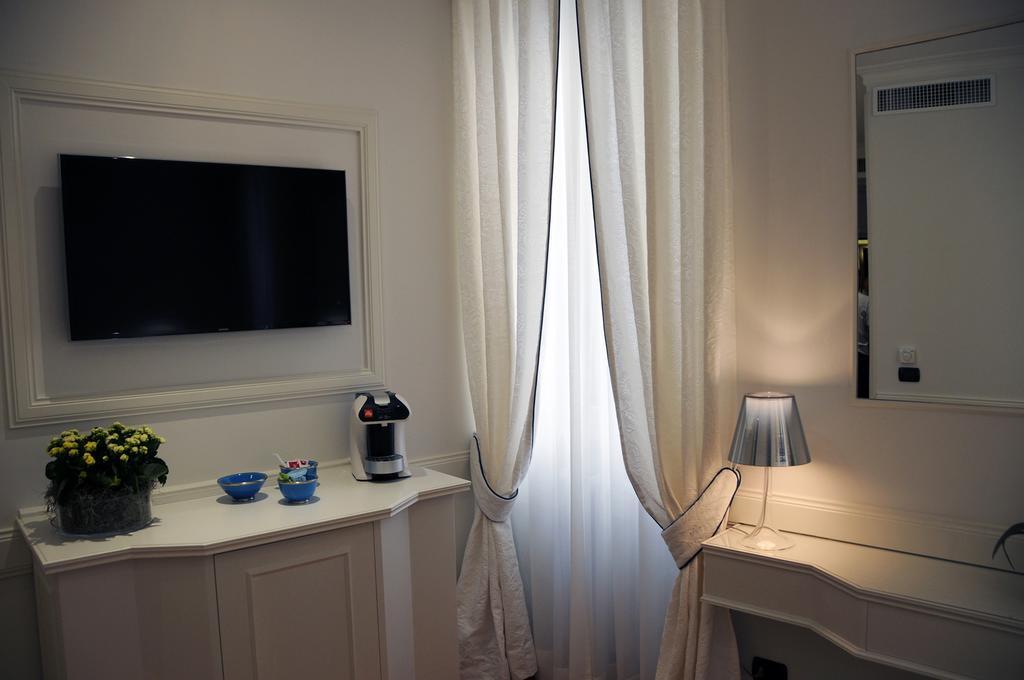 Suite Fontana Di Trevi Rome Room photo