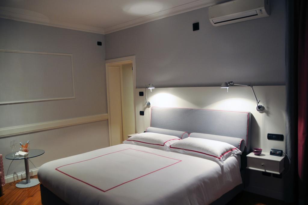 Suite Fontana Di Trevi Rome Room photo