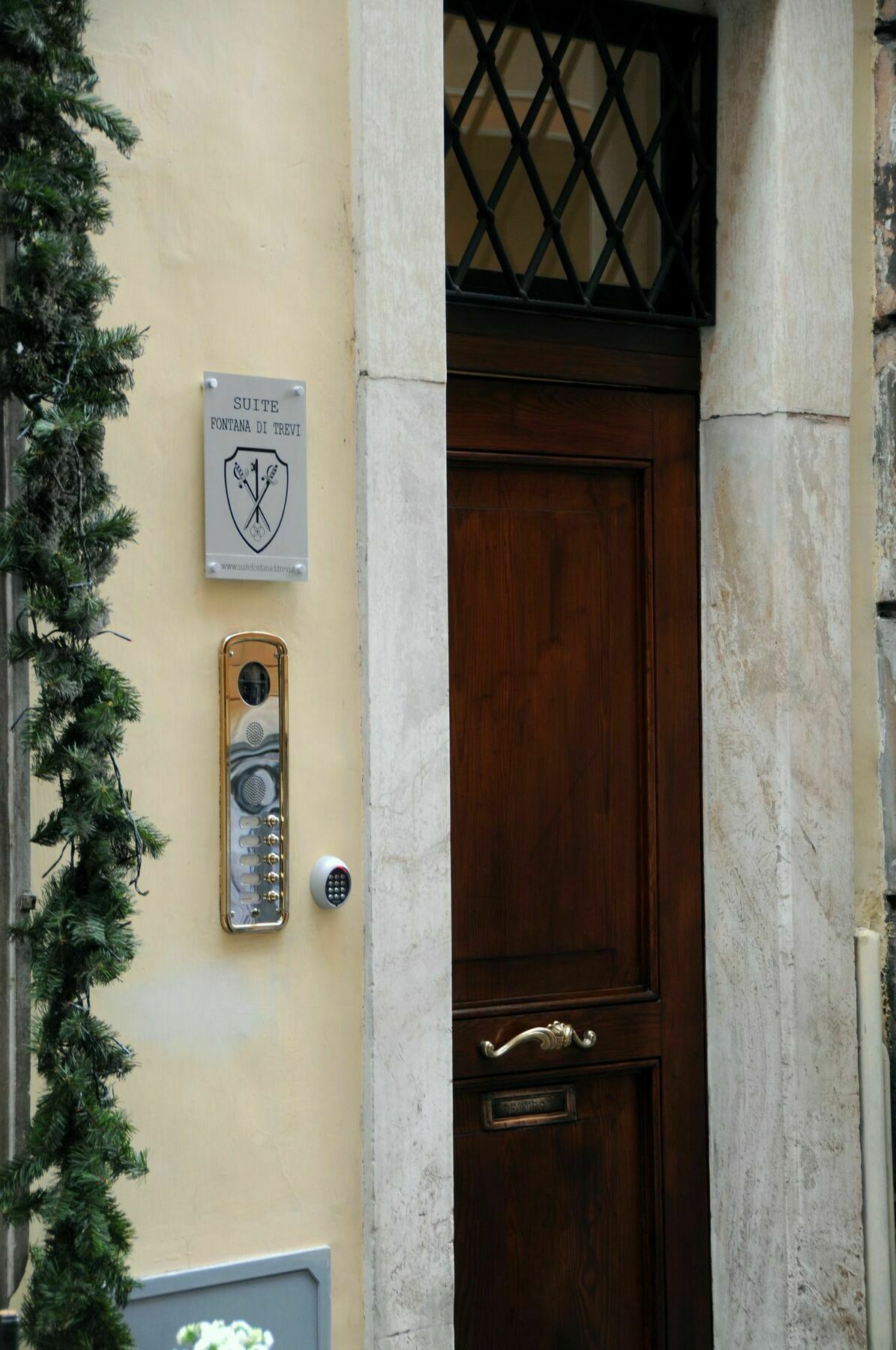 Suite Fontana Di Trevi Rome Exterior photo