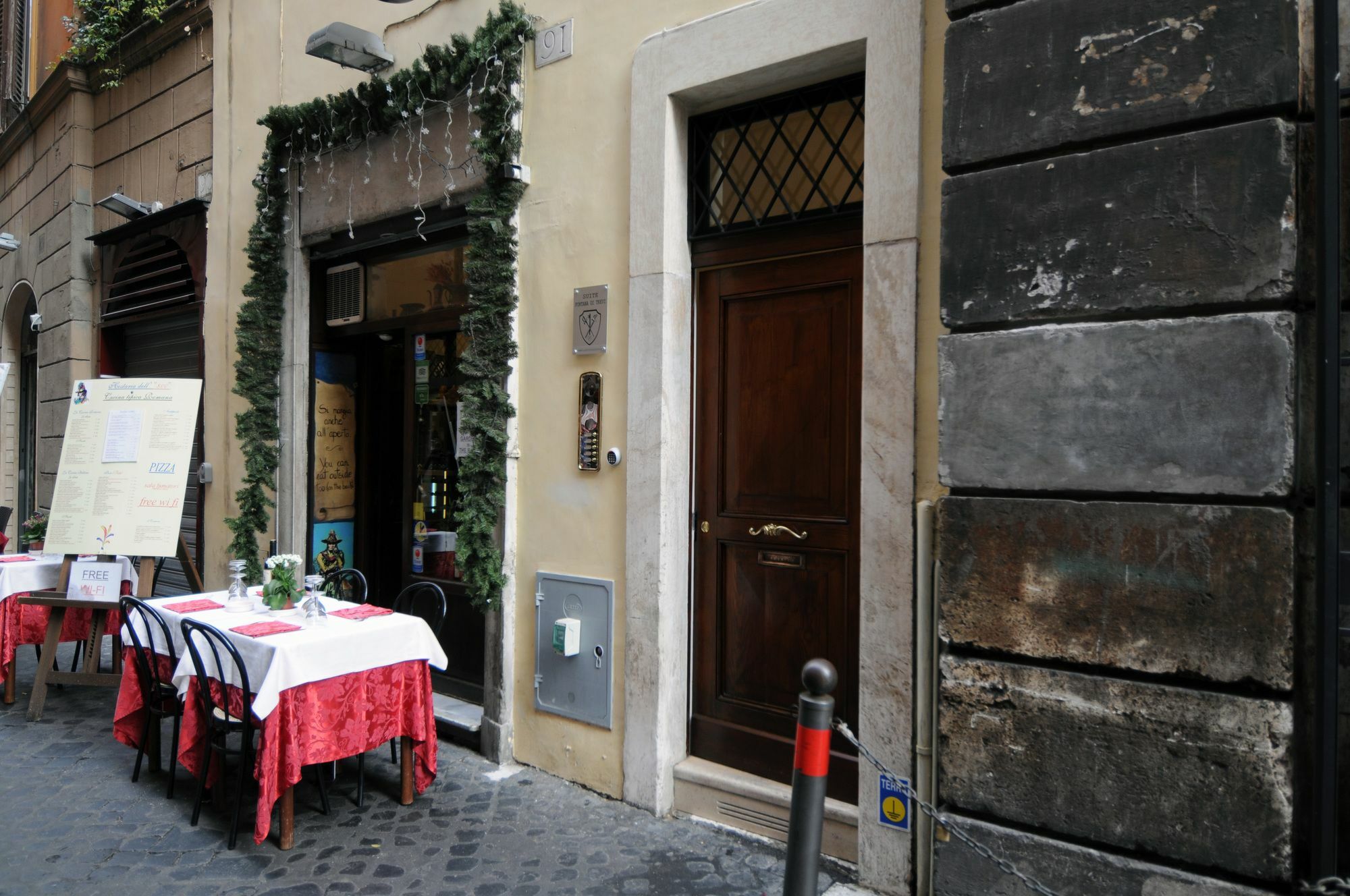 Suite Fontana Di Trevi Rome Exterior photo