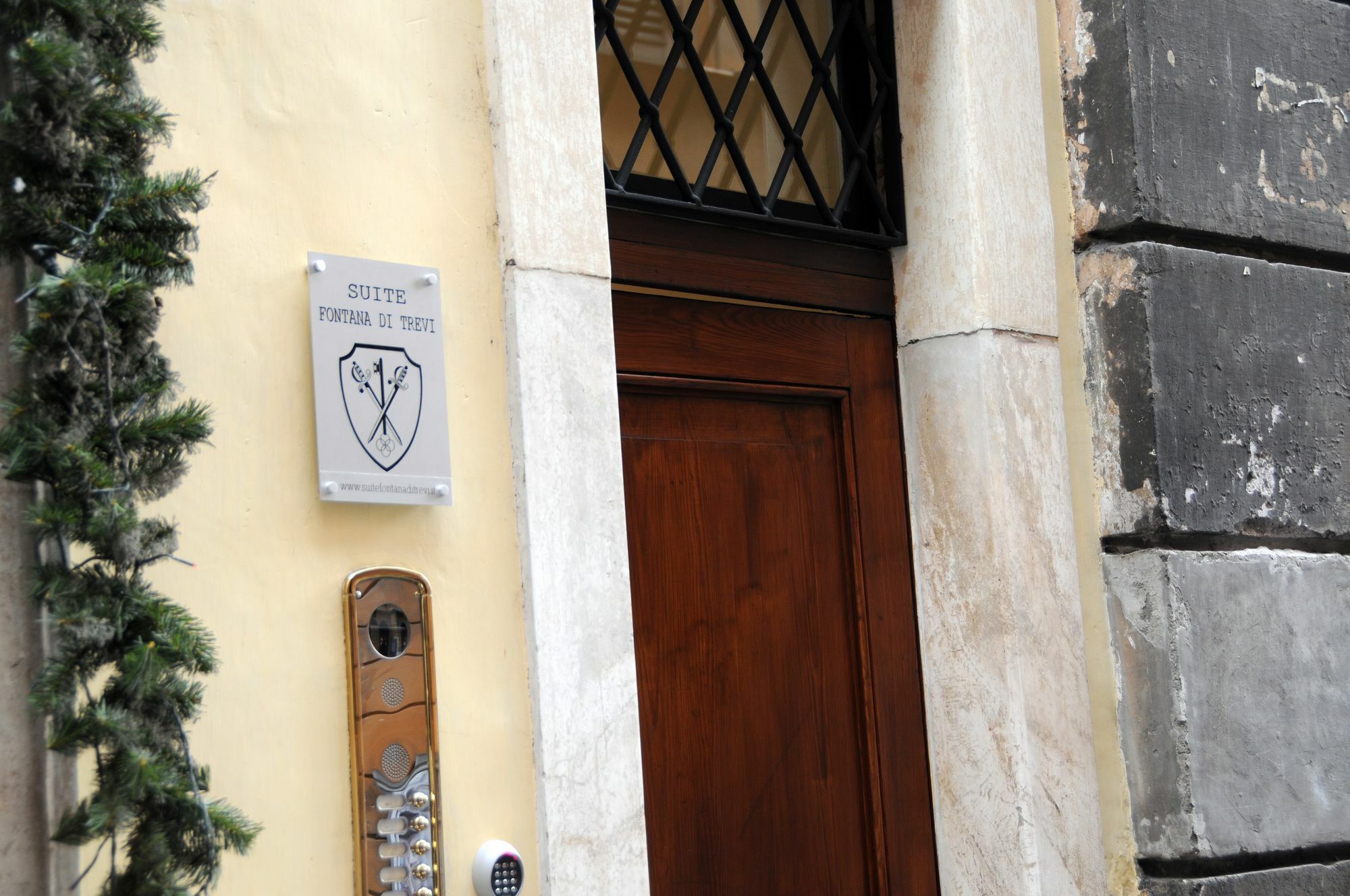 Suite Fontana Di Trevi Rome Exterior photo